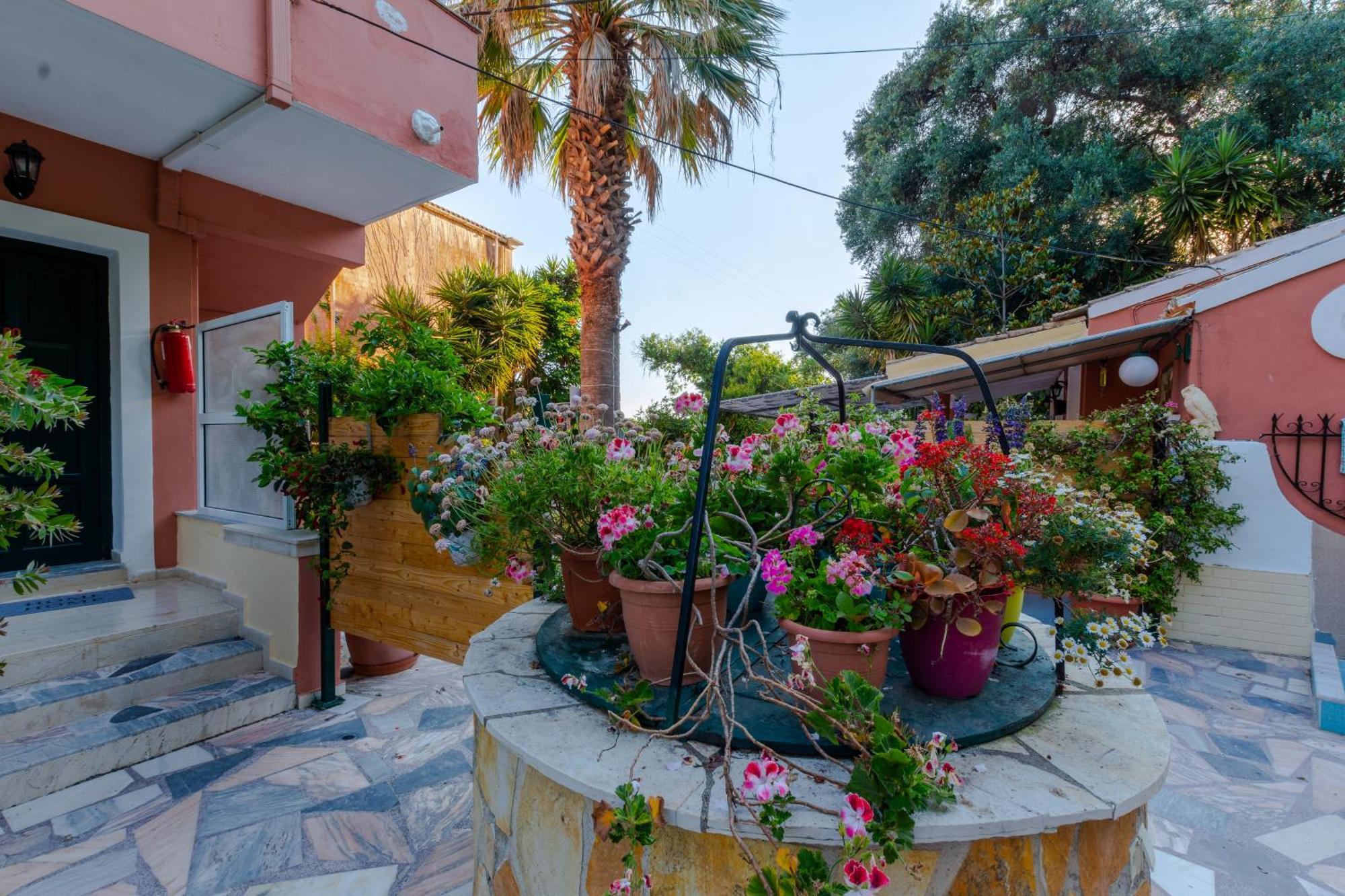 Almyra Apartments & Studios Agios Gordios  Exterior foto